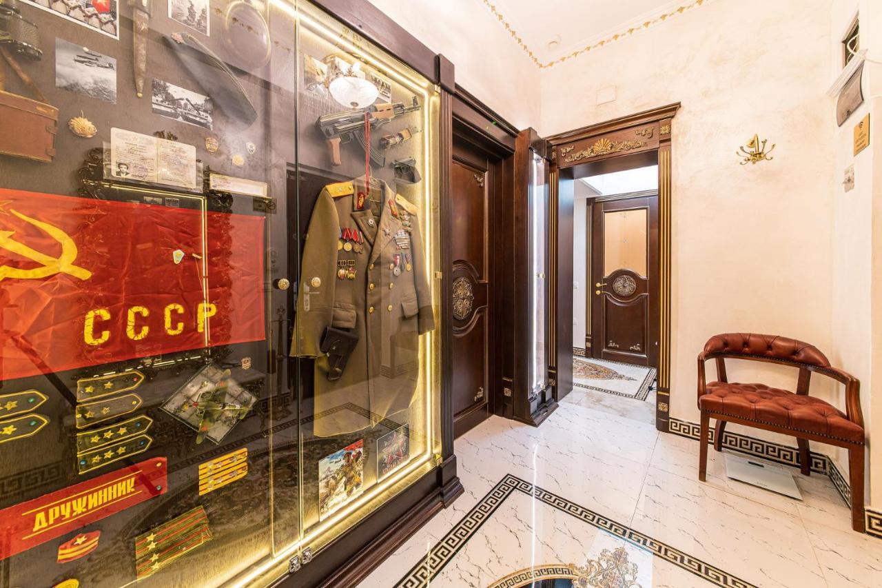 Private Museum Apartment With Antique Decor ブカレスト エクステリア 写真