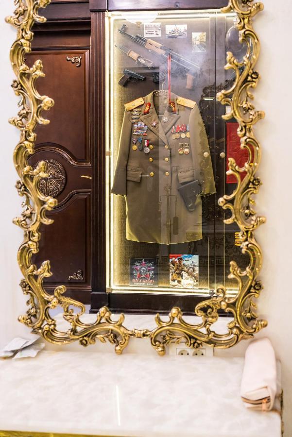 Private Museum Apartment With Antique Decor ブカレスト エクステリア 写真